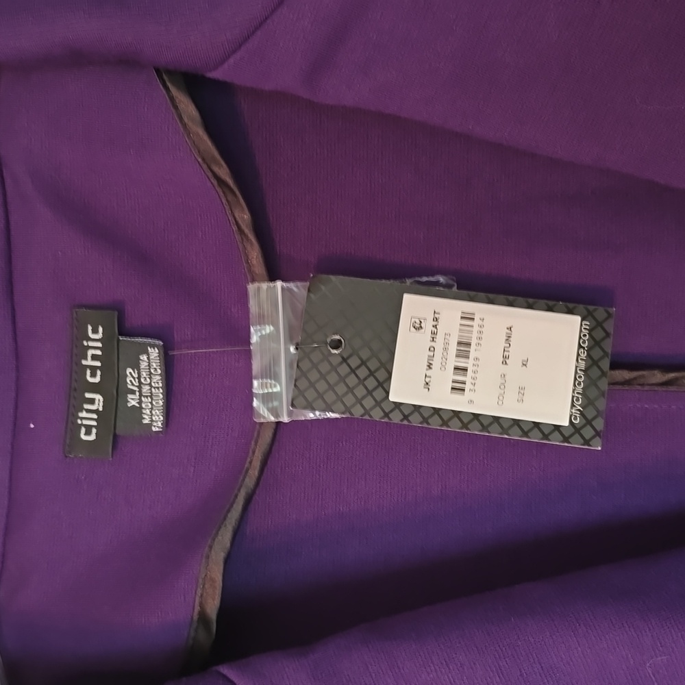 Blazer - Picture 2 of 7